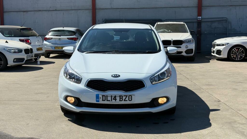 Kia Ceed Vr7 White #2