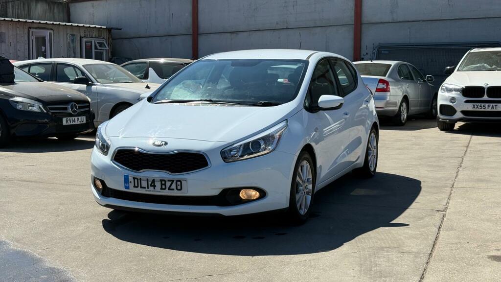 Kia Ceed Vr7 White #3