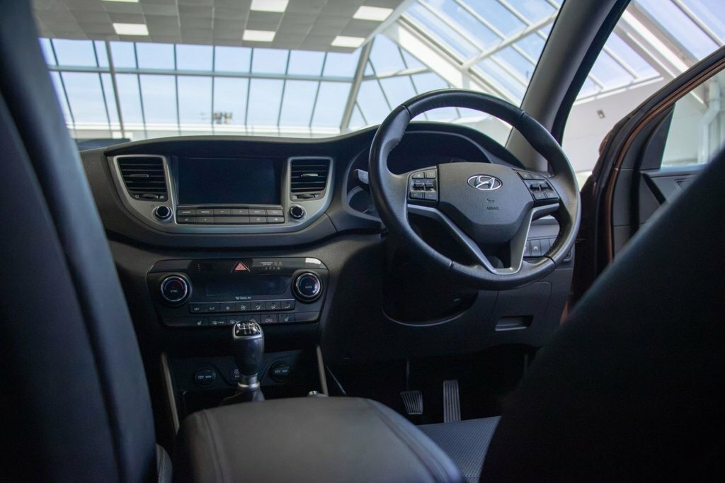 Hyundai Tucson 1.7L Sport Edition NL67VFZ Brown #2