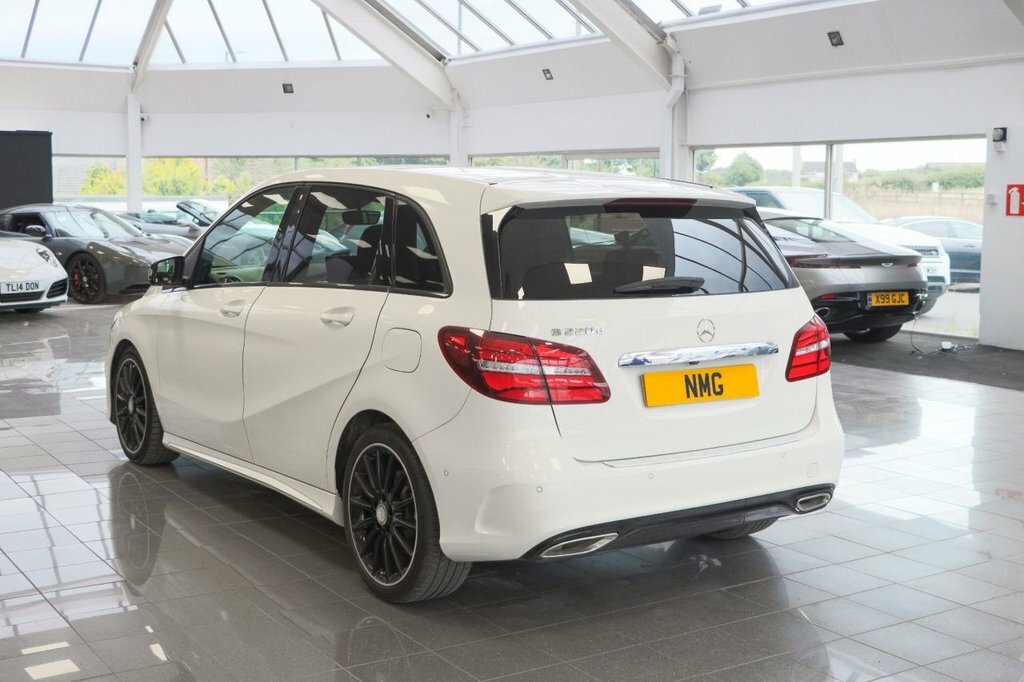 Mercedes-Benz B Class 2.1L Amg Line White #4
