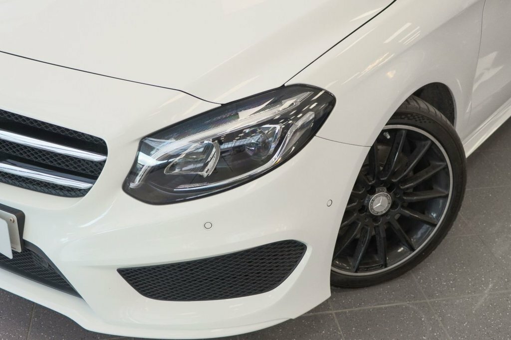 Mercedes-Benz B Class 2.1L Amg Line White #5