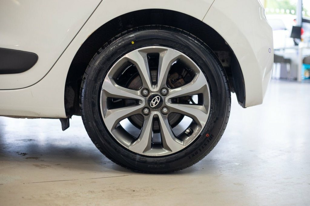 Hyundai I10 1.2L Premium Se NV19AXU White #6