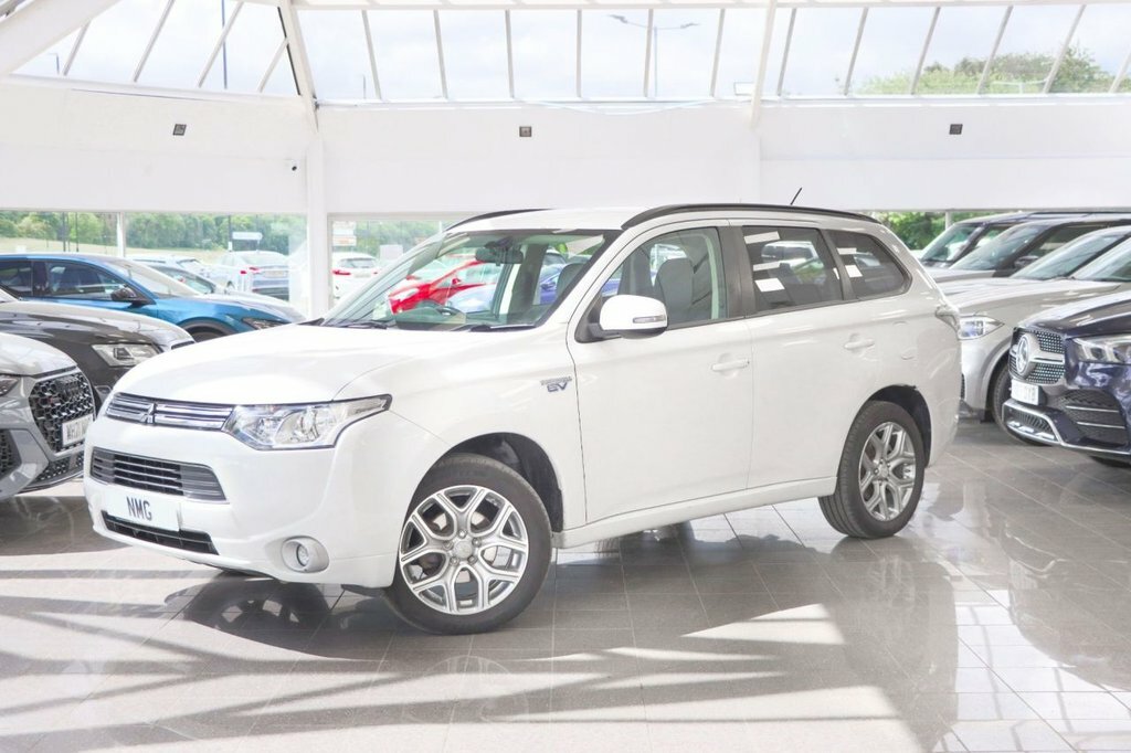 Mitsubishi Outlander 2L Gx3h White