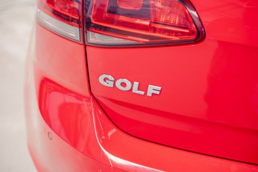 Volkswagen Golf 2L Gt Red #6