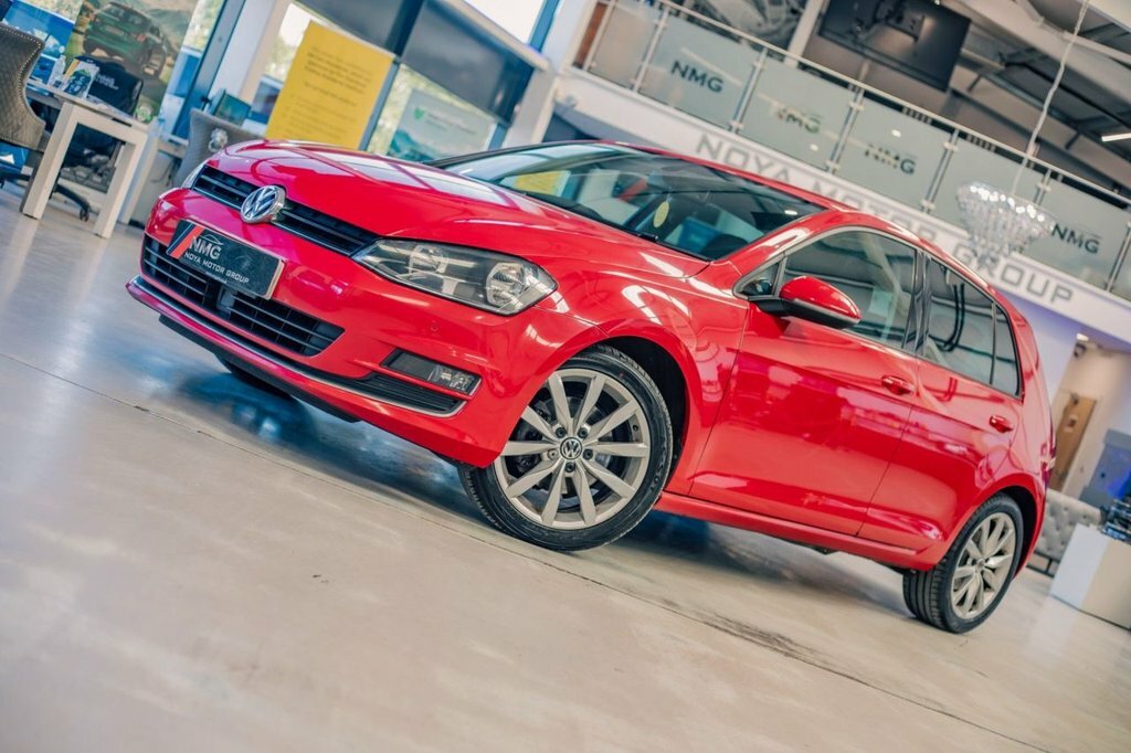Volkswagen Golf 2L Gt Red #4