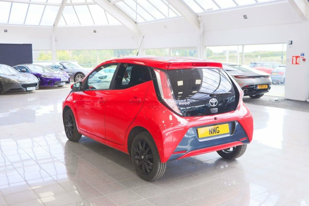 Toyota Aygo 1L X-style NX18YBM Red #4