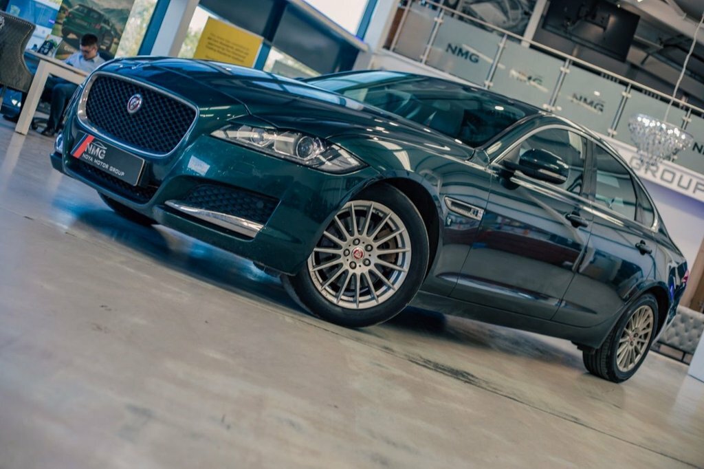Jaguar XF 2L Prestige Green #5