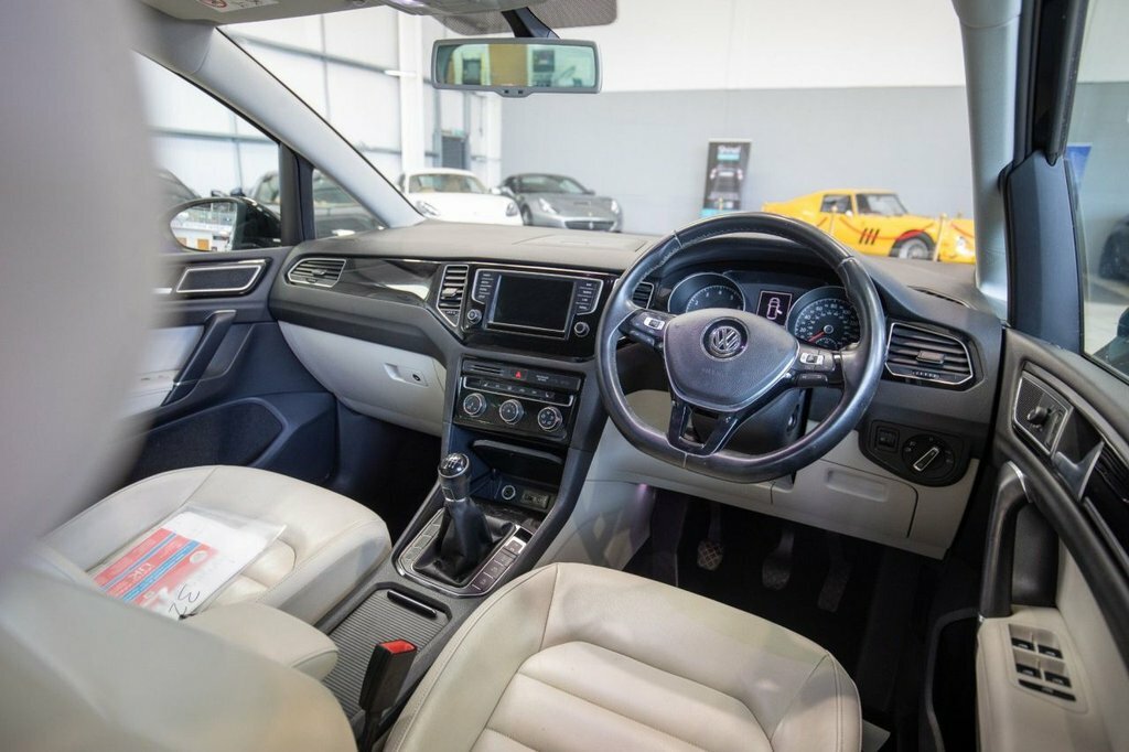 Volkswagen Golf SV 1.4L Gt Black #2