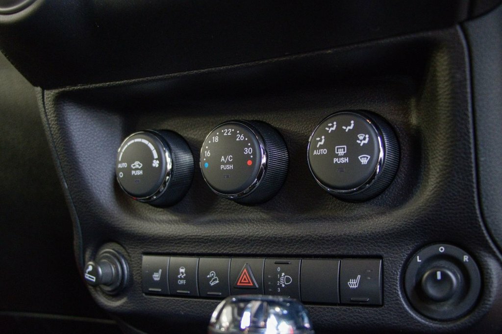 Jeep Wrangler Suv 2.8 Wrangler 2-Door My16 75Th Anniversary 2.8 Green #45