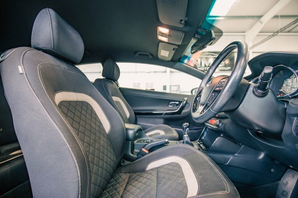 Kia Proceed 1.6L Gt-line White #2