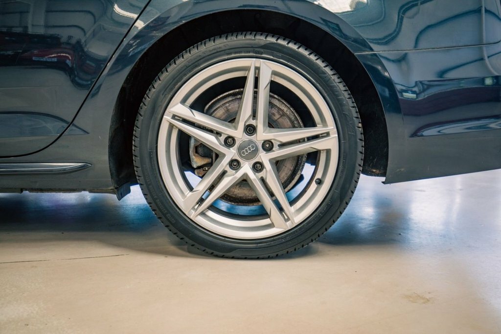 Audi A4 Avant 2L S Line Blue #5