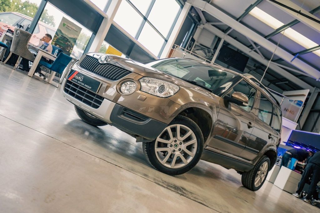 Skoda Yeti 2L Elegance Brown #4
