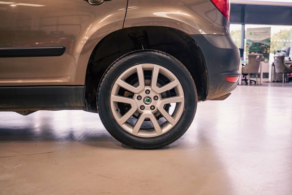 Skoda Yeti 2L Elegance Brown #5