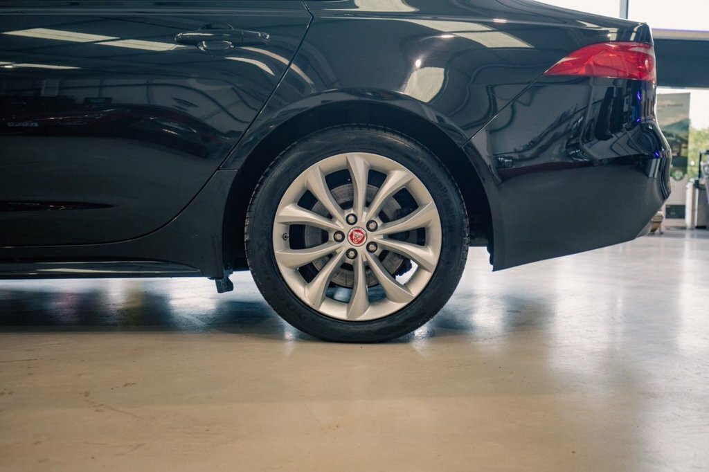 Jaguar XF 2L R-sport Black #5