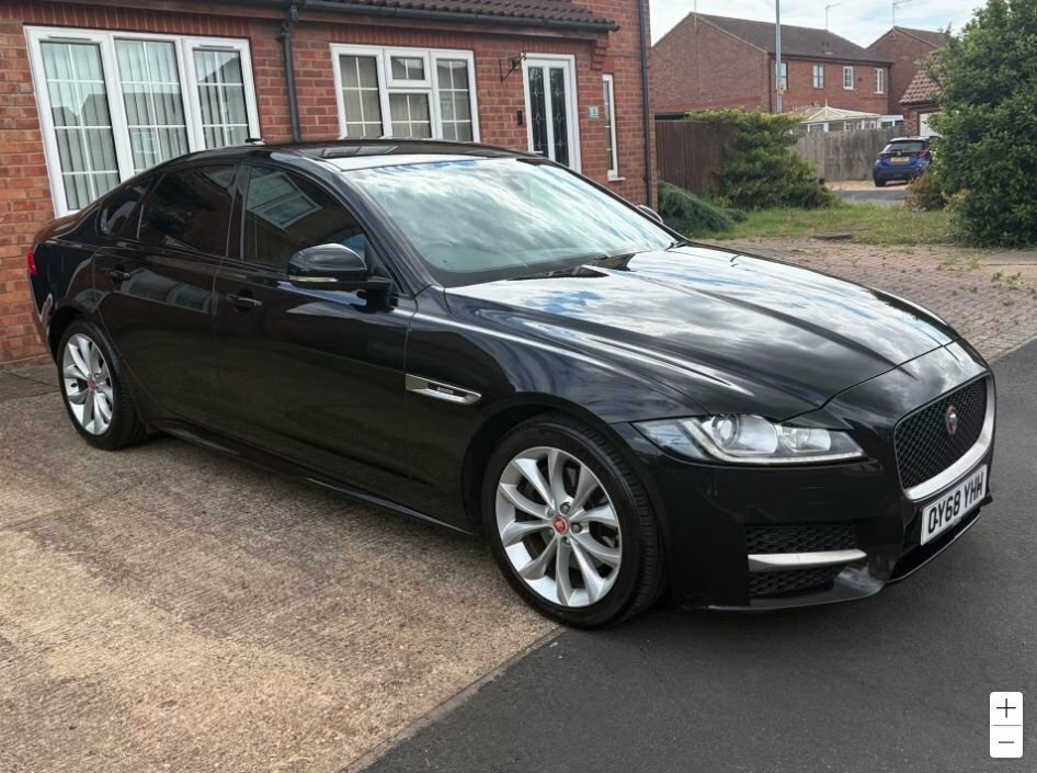 Jaguar XF 2L R-sport Black