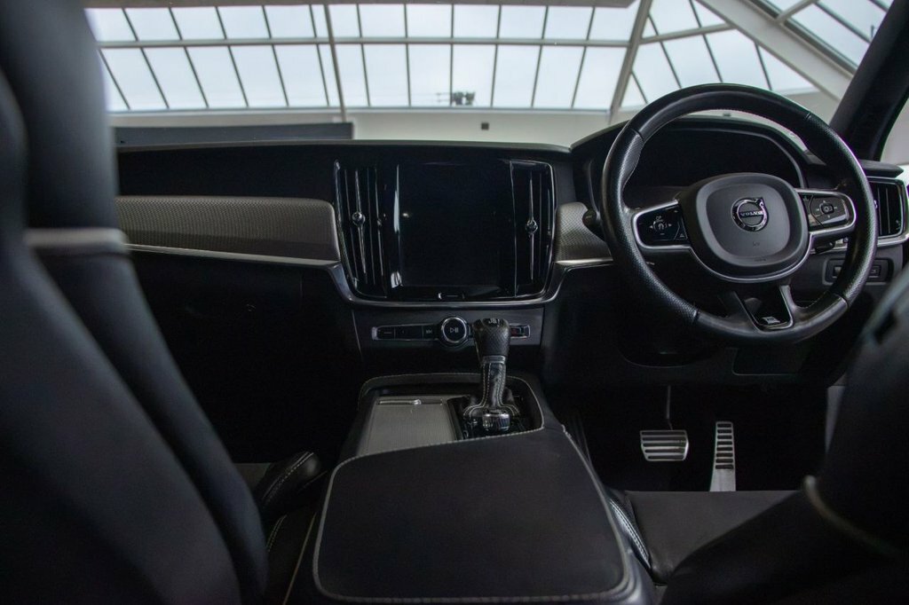 Volvo S90 2L R-design Black #2