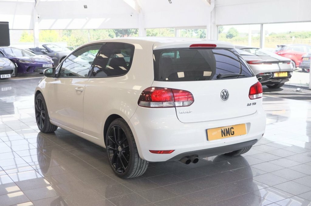 Volkswagen Golf 2L Gt NL12ZDD White #4