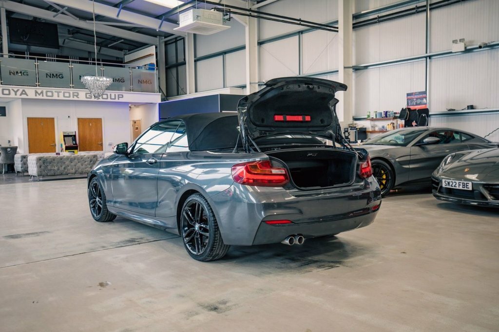 BMW 2 Series 3L Null White #25