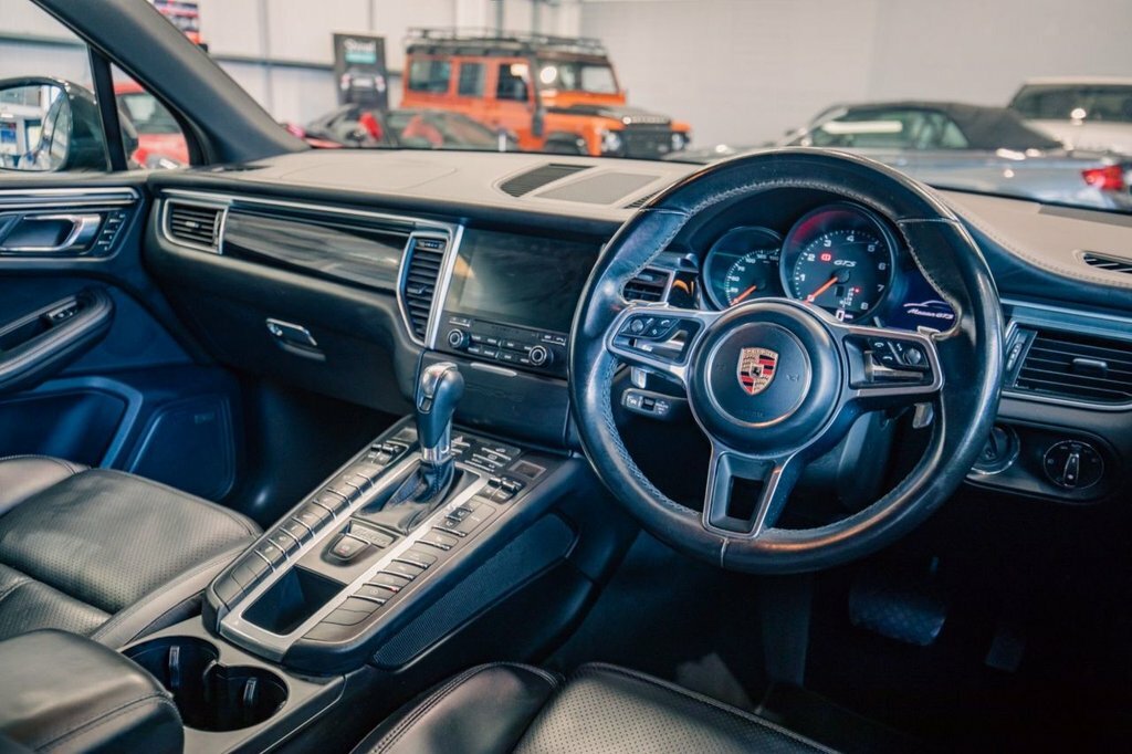 Porsche Macan 3L Gts Grey