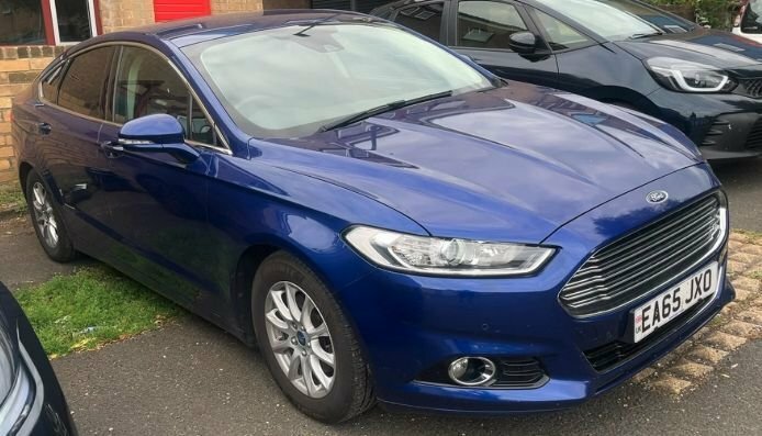 Ford Mondeo 2L Titanium Blue
