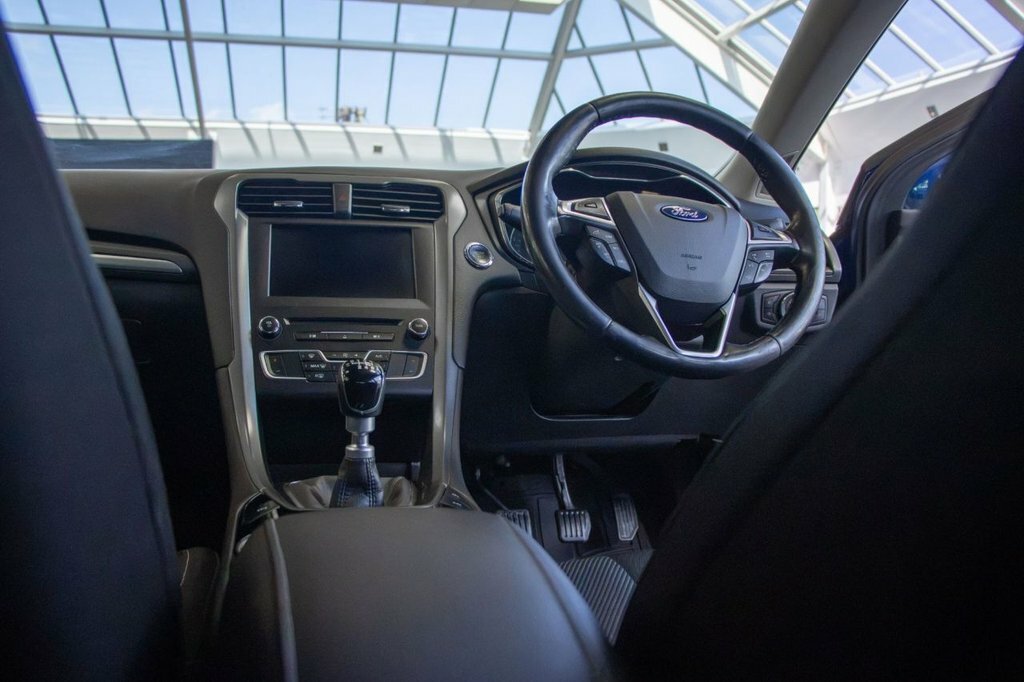Ford Mondeo 2L Titanium Blue #2
