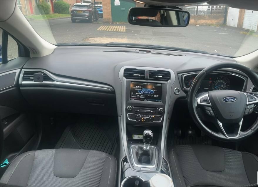 Ford Mondeo 2L Titanium Blue #3