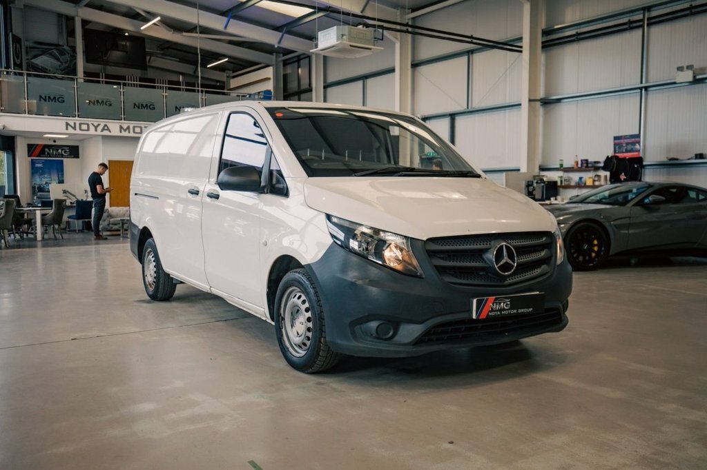 Mercedes-Benz Vito Mpv White #6