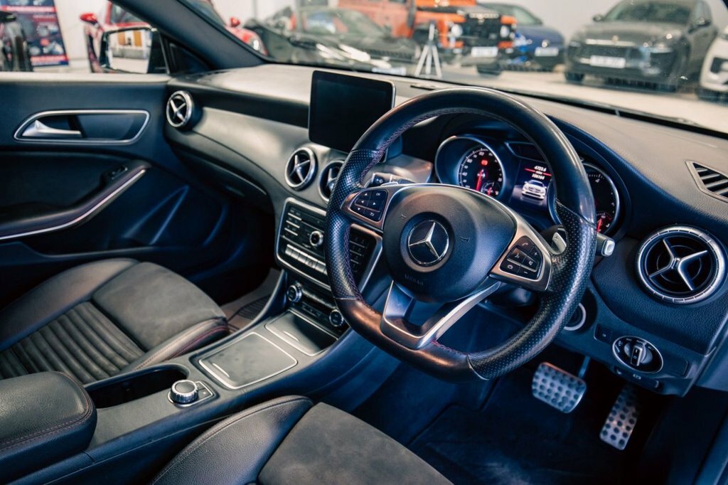 Mercedes-Benz CLA Class 2.1L Amg Line Black