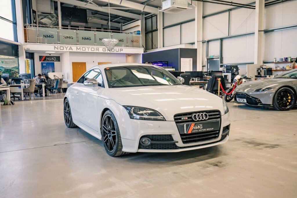 Audi TTS 2L Black Edition White #5