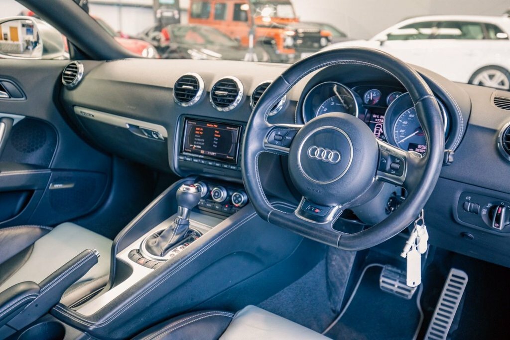 Audi TTS 2L Black Edition White #2