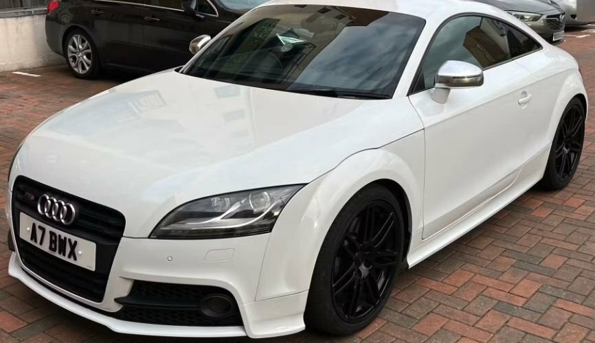 Audi TTS 2L Black Edition White