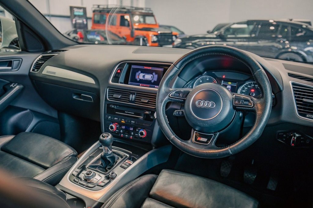 Audi Q5 2L S Line Plus White