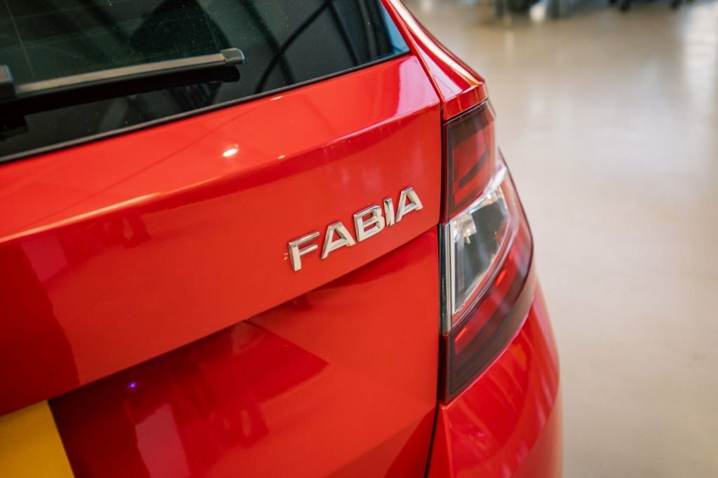 Skoda Fabia 1L Monte Carlo YA19FKT Red #5