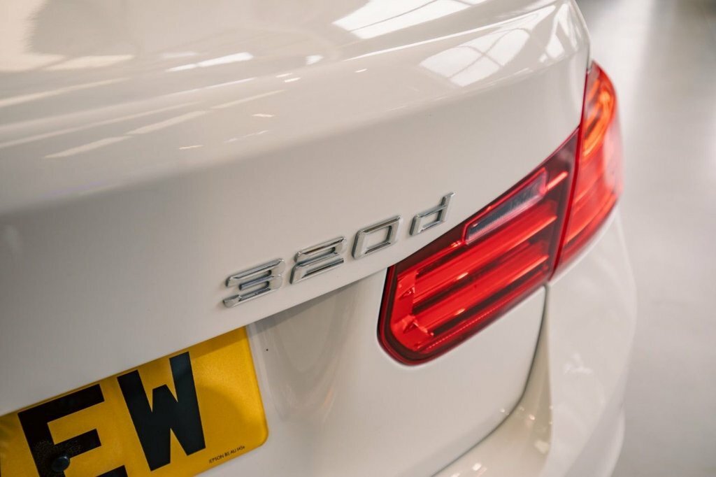BMW 3 Series 2L Sport White #5