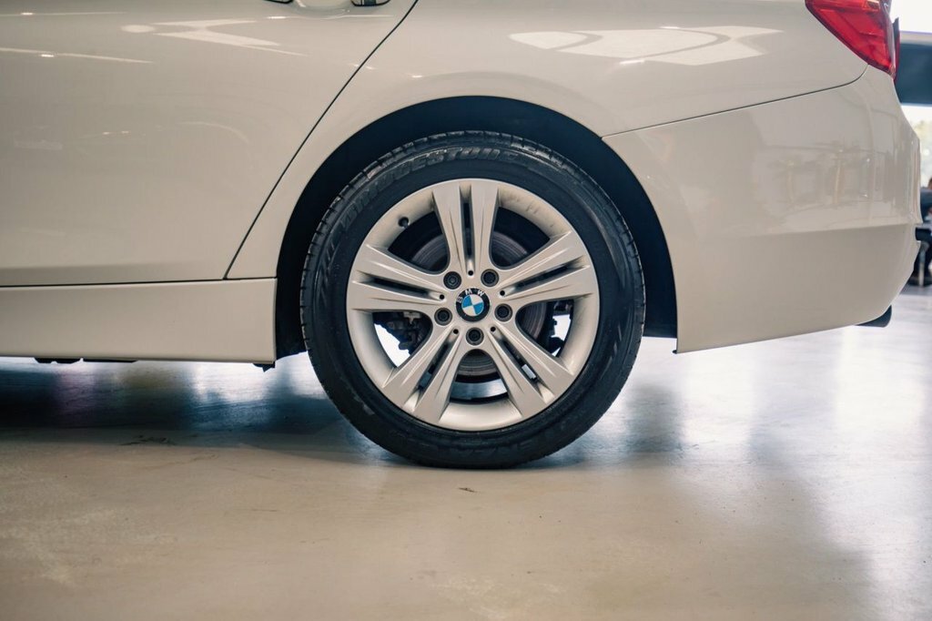 BMW 3 Series 2L Sport White #4