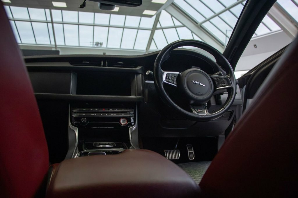 Jaguar XF 3L S White #2