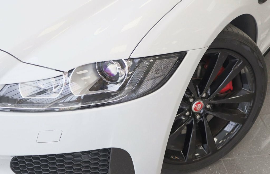 Jaguar XF 3L S White #5