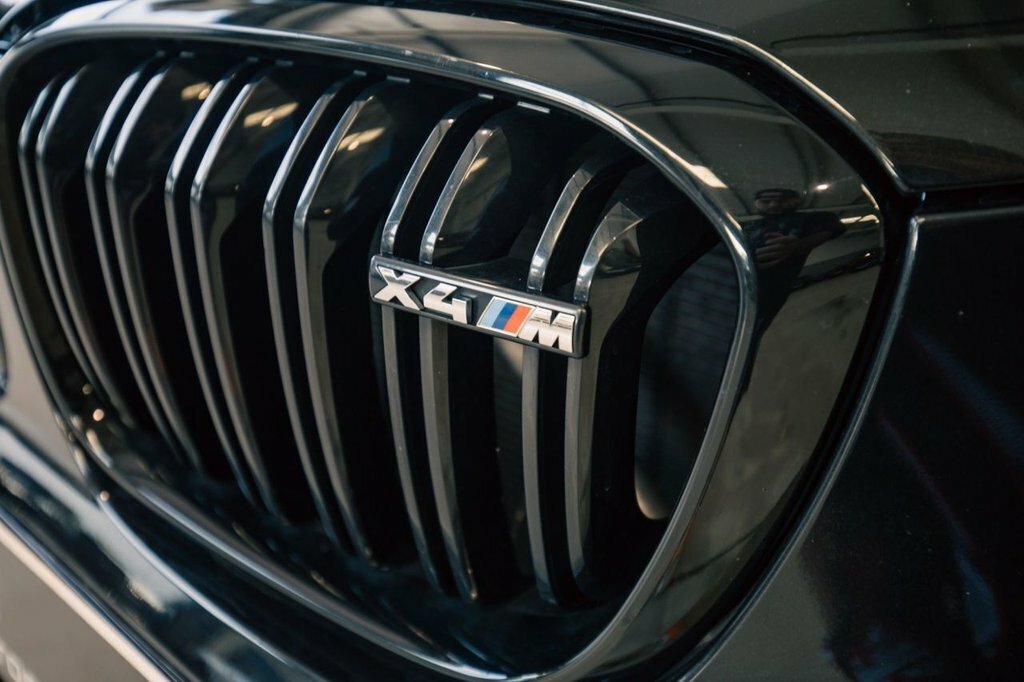 BMW X4 M 3L Competition Black #6