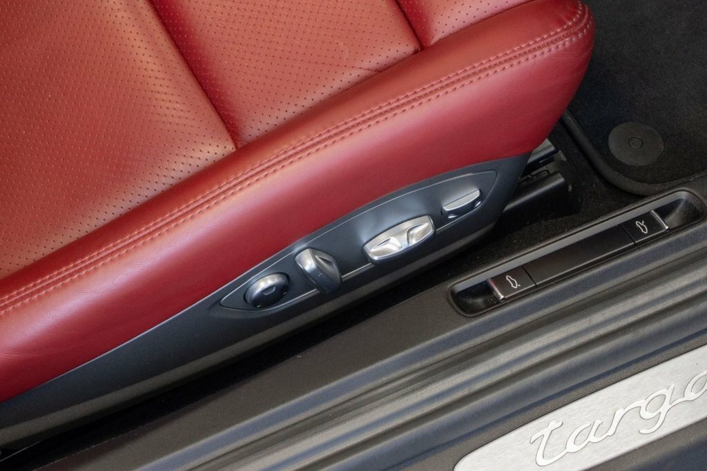 Porsche 911 Petrol 2dr Pdk #38