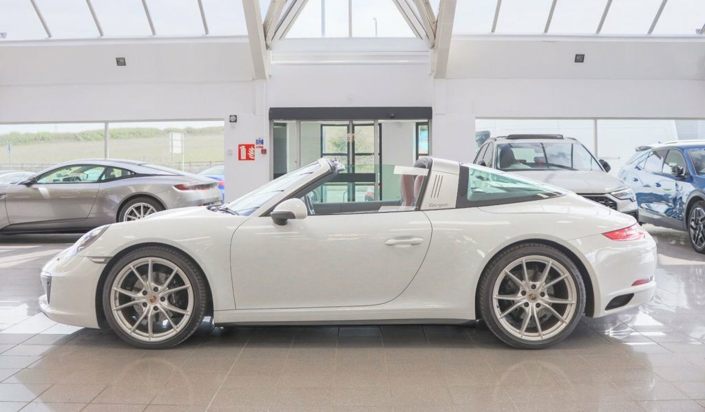 Porsche 911 Petrol 2dr Pdk #20