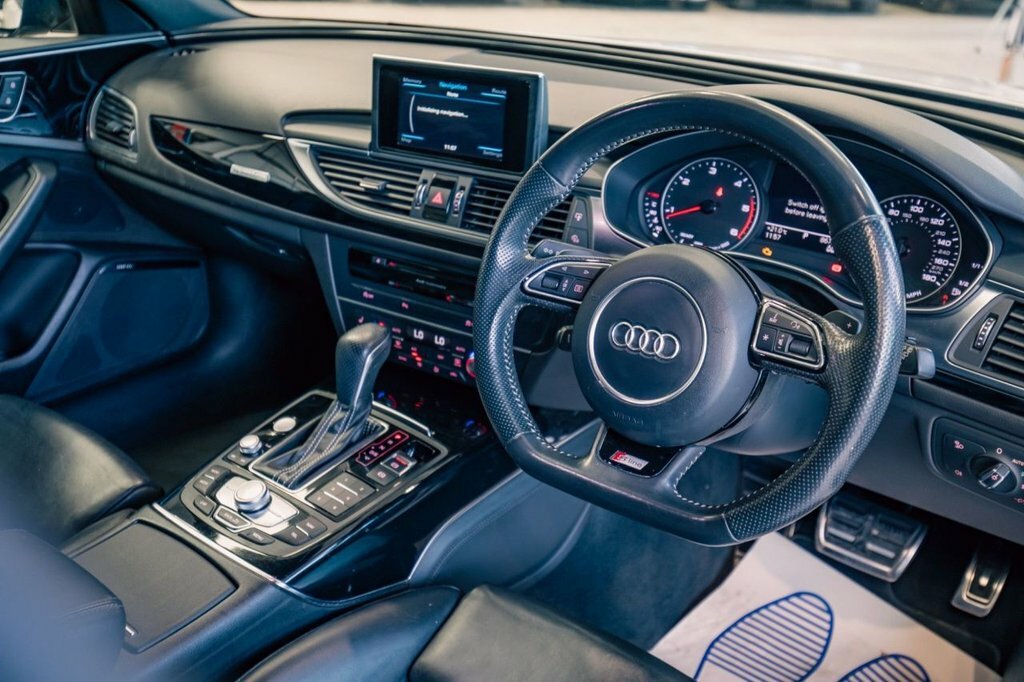 Audi A6 Avant 2L Black Edition White