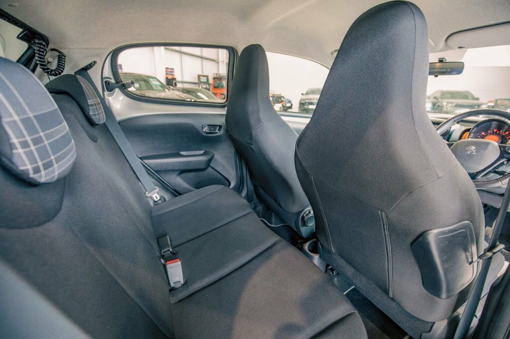 Peugeot 108 1.2L Allure Silver #6