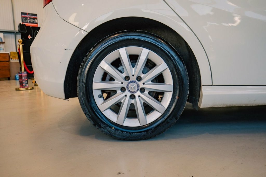 Mercedes-Benz A Class 1.5L Se White #5