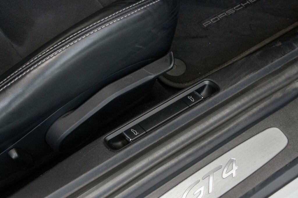 Porsche Cayman 3.4 981 S Coupe Silver #33
