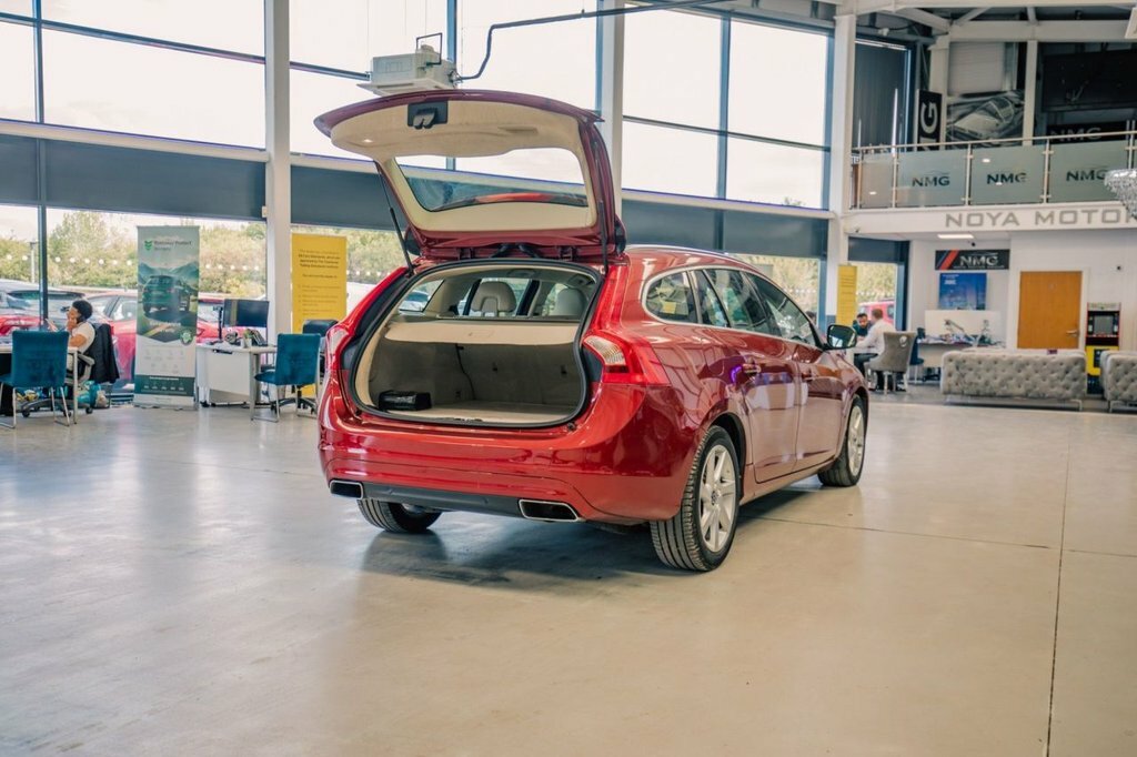 Volvo V60 T4 190 Se Lux Nav Blue #23