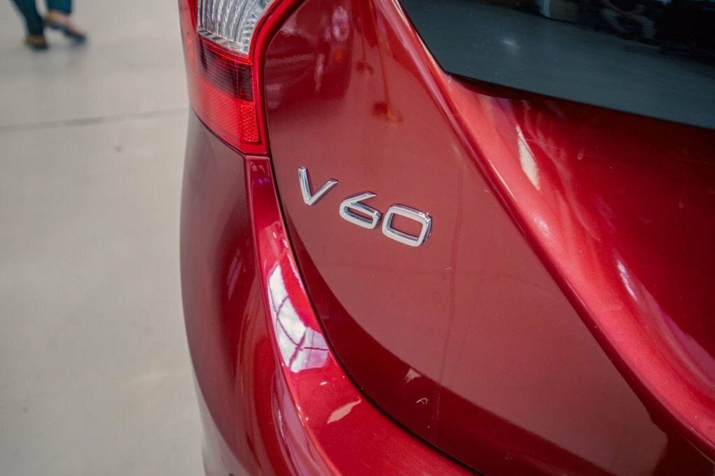 Volvo V60 2L Se Lux Nav Red #4