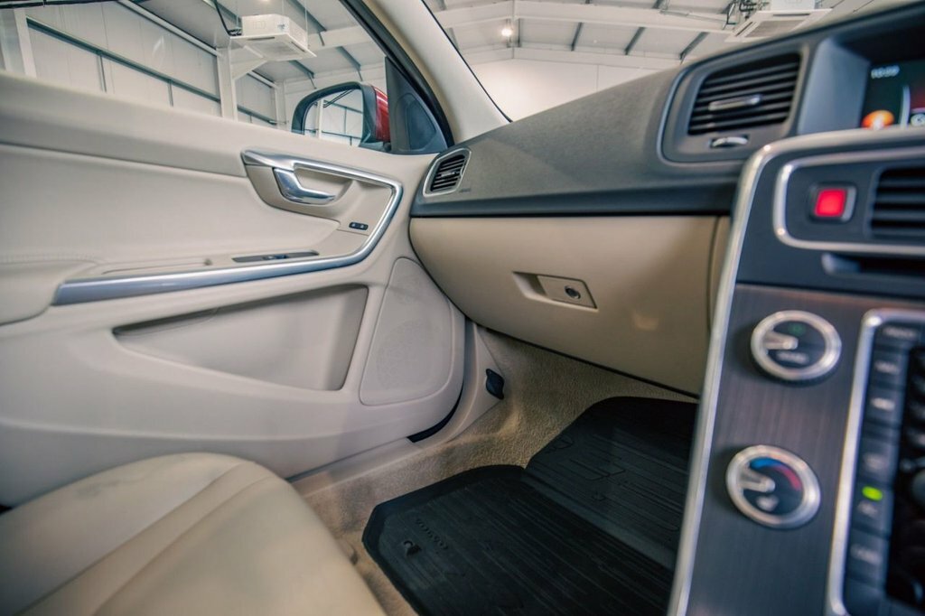 Volvo V60 T4 190 Se Lux Nav Blue #20