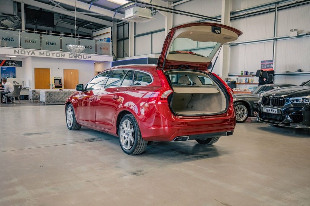 Volvo V60 T4 190 Se Lux Nav Blue #24