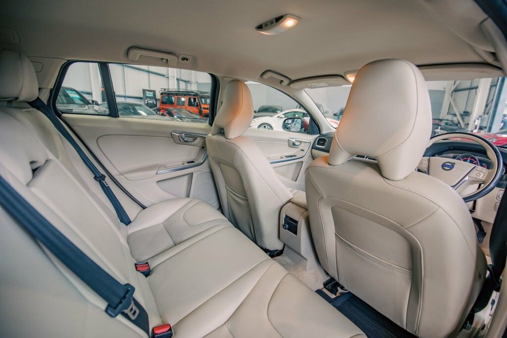 Volvo V60 T4 190 Se Lux Nav Blue #7