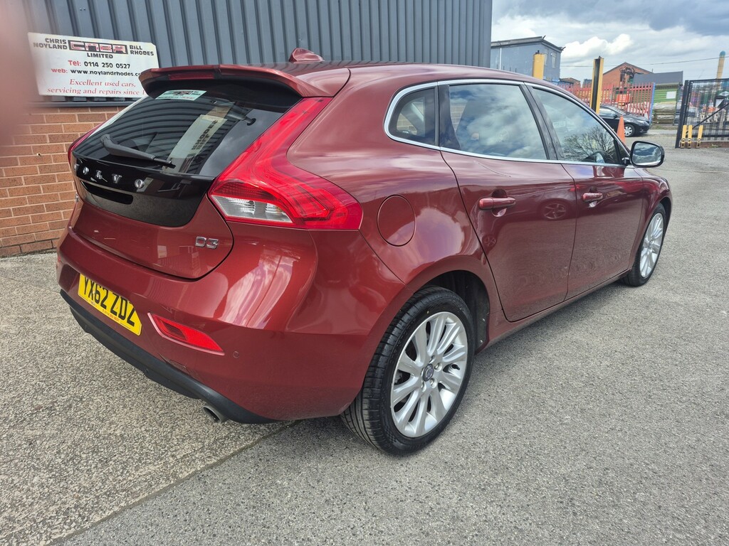 Volvo V40 2.0 D3 Se Lux 2012 YX62ZDZ Red #2